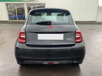 Photo 5 de l'offre FIAT 500 500 e 95 ch (RED) à 14990 € chez Fiat, Alfa Romeo Jeep