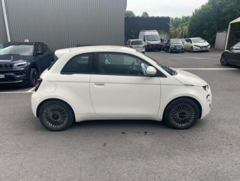 Photo 4 de l'offre FIAT 500 500 e 118 ch Icône à 19990 € chez Fiat, Suzuki