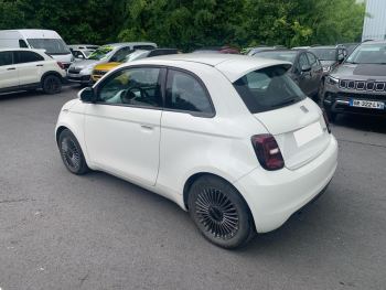 Photo 7 de l'offre FIAT 500 500 e 118 ch Icône à 19990 € chez Fiat, Suzuki