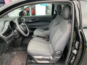 Photo 9 de l'offre FIAT 500 500 e 118 ch Icône Plus à 22290 € chez Fiat, Suzuki