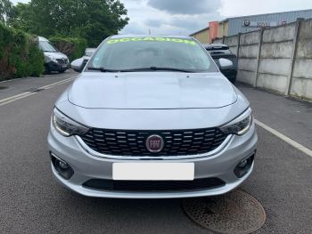 Photo 2 de l'offre FIAT Tipo Tipo 5 Portes 1.6 MultiJet 120 ch Start/Stop Lounge à 14990 € chez Fiat, Alfa Romeo Jeep