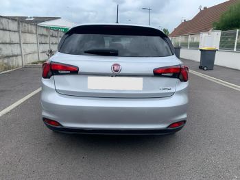 Photo 5 de l'offre FIAT Tipo Tipo 5 Portes 1.6 MultiJet 120 ch Start/Stop Lounge à 14990 € chez Fiat, Alfa Romeo Jeep