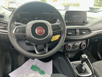 Photo 8 de l'offre FIAT Tipo Tipo 5 Portes 1.6 MultiJet 120 ch Start/Stop Lounge à 14990 € chez Fiat, Alfa Romeo Jeep