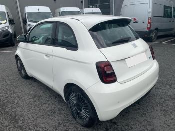 Photo 7 de l'offre FIAT 500 500 e 118 ch Icône à 21690 € chez Fiat, Suzuki