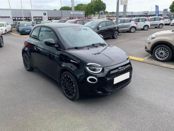 Photo 3 de l'offre FIAT 500 500 e 118 ch Icône Plus à 22290 € chez Fiat, Suzuki