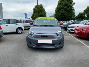 Photo 2 de l'offre FIAT 500 500 e 95 ch (RED) à 17590 € chez Fiat, Suzuki