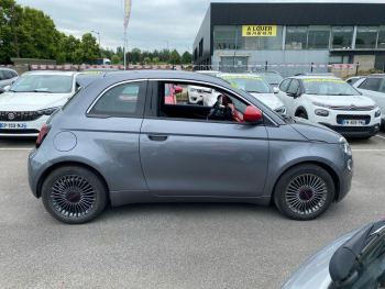 Photo 4 de l'offre FIAT 500 500 e 95 ch (RED) à 17590 € chez Fiat, Suzuki