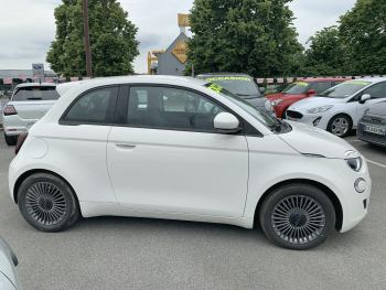 Photo 4 de l'offre FIAT 500 500 e 118 ch Icône à 19990 € chez Fiat, Suzuki