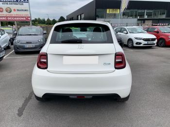 Photo 5 de l'offre FIAT 500 500 e 118 ch Icône à 19990 € chez Fiat, Suzuki