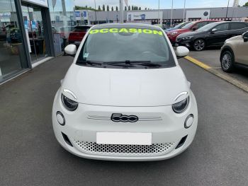 Photo 2 de l'offre FIAT 500 500 e 118 ch Icône à 18990 € chez Fiat, Suzuki