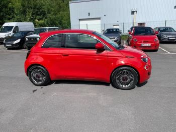 Photo 4 de l'offre FIAT 500 500 e 95 ch (RED) à 18990 € chez Fiat, Suzuki