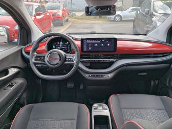 Photo 8 de l'offre FIAT 500 500 e 95 ch (RED) à 18390 € chez Fiat, Suzuki