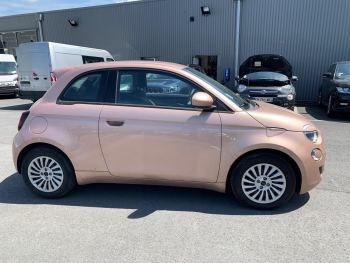 Photo 4 de l'offre FIAT 500 500 e 95 ch Action Plus à 18490 € chez Fiat, Suzuki