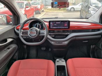 Photo 8 de l'offre FIAT 500 500 e 95 ch (RED) à 18990 € chez Fiat, Suzuki