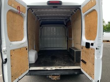 Photo 6 de l'offre FIAT Ducato Fg DUCATO TOLE 3.3 M H2 2.3 MJT 130 EURO 6 PACK PRO NAV à 19990 € chez Fiat, Suzuki