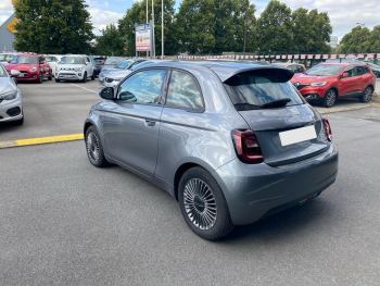 Photo 7 de l'offre FIAT 500 500 e 118 ch Icône à 19990 € chez Fiat, Suzuki