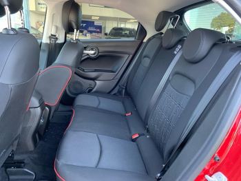 Photo 10 de l'offre FIAT 500X 500X 1.5 FireFly 130 ch S/S DCT7 Hybrid (RED) à 27990 € chez Fiat, Suzuki