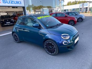 Photo 3 de l'offre FIAT 500 500 e 118 ch La Prima à 22990 € chez Fiat, Suzuki