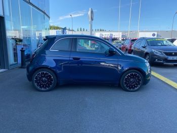 Photo 4 de l'offre FIAT 500 500 e 118 ch La Prima à 22990 € chez Fiat, Suzuki