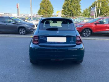 Photo 5 de l'offre FIAT 500 500 e 118 ch La Prima à 22990 € chez Fiat, Suzuki