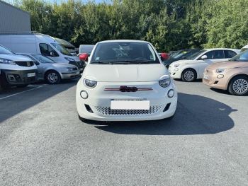 Photo 2 de l'offre FIAT 500 500 e 95 ch (RED) à 19990 € chez Fiat, Suzuki