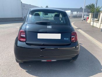 Photo 5 de l'offre FIAT 500 500 e 118 ch Icône à 21990 € chez Fiat, Alfa Romeo Jeep