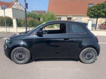 Photo 12 de l'offre FIAT 500 500 e 118 ch Icône à 21990 € chez Fiat, Alfa Romeo Jeep