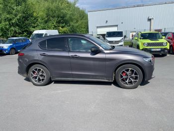 Photo 4 de l'offre ALFA ROMEO Stelvio Stelvio 2.2 190 ch AT8 Sport Edition à 24990 € chez Fiat, Alfa Romeo Jeep