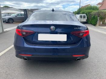 Photo 5 de l'offre ALFA ROMEO Giulia 2.2 180 ch AT8 Super à 21990 € chez Fiat, Alfa Romeo Jeep