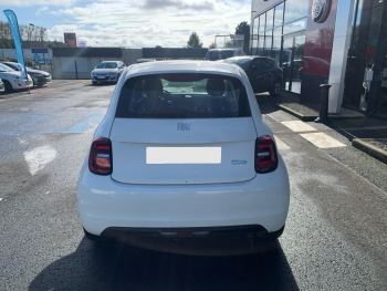 Photo 5 de l'offre FIAT 500 500 e 95 ch Nouvelle 500 à 16790 € chez Fiat, Suzuki