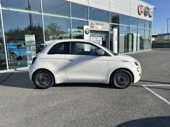 Photo 12 de l'offre FIAT 500 500 e 118 ch Icône '2021' à 17990 € chez Fiat, Alfa Romeo, Suzuki, Nissan