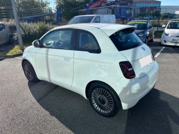 Photo 2 de l'offre FIAT 500 500 e 118 ch Icône '2021' à 17990 € chez Fiat, Alfa Romeo, Suzuki, Nissan