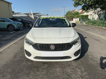 Photo 2 de l'offre FIAT Tipo Tipo 1.4 95 ch S&S Street à 12990 € chez Fiat, Alfa Romeo Jeep