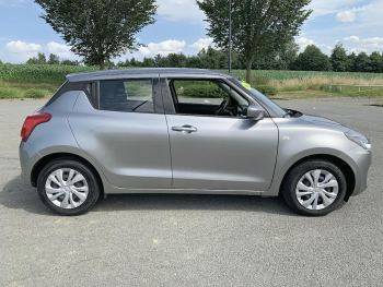 Photo 4 de l'offre SUZUKI Swift 1.2 Dualjet Hybrid Avantage à 12990 € chez Fiat, Suzuki