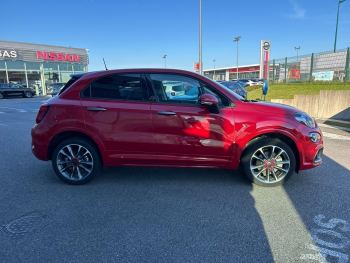 Photo 4 de l'offre FIAT 500X RED 1.5 130CH HYBRID DCT7 à 26990 € chez Fiat, Suzuki