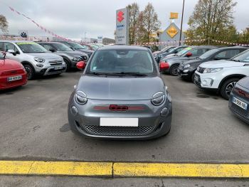 Photo 2 de l'offre FIAT 500 500 e 95 ch (RED) à 18990 € chez Fiat, Suzuki