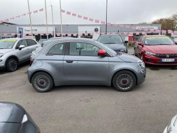 Photo 4 de l'offre FIAT 500 500 e 95 ch (RED) à 17490 € chez Fiat, Suzuki