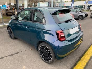 Photo 7 de l'offre FIAT 500 500 e 118 ch Icône à 19490 € chez Fiat, Suzuki