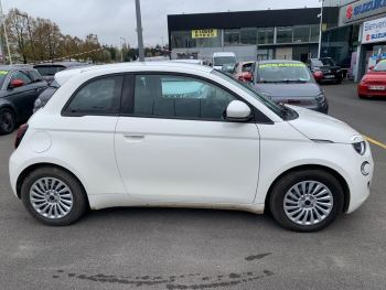 Photo 4 de l'offre FIAT 500 500 e 95 ch Action Plus à 16990 € chez Fiat, Suzuki