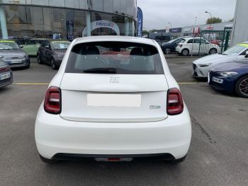 Photo 5 de l'offre FIAT 500 500 e 95 ch Action Plus à 16990 € chez Fiat, Suzuki