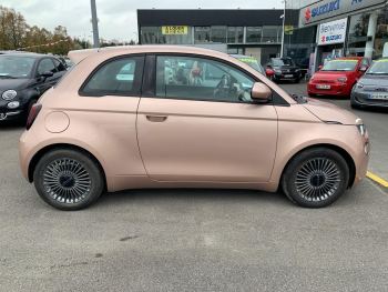 Photo 4 de l'offre FIAT 500 500 e 95 ch Icône à 17890 € chez Fiat, Suzuki