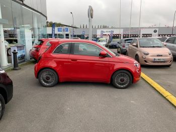 Photo 4 de l'offre FIAT 500 500 e 95 ch (RED) à 18490 € chez Fiat, Suzuki