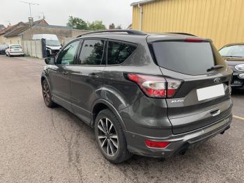 Photo 7 de l'offre FORD Kuga 1.5 TDCi 120 S&S 4x2 BVM6 ST-Line à 16990 € chez Fiat, Alfa Romeo Jeep