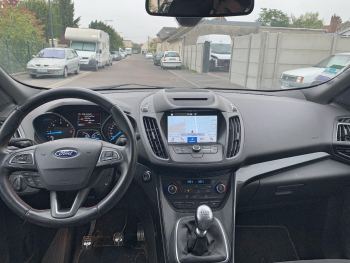 Photo 8 de l'offre FORD Kuga 1.5 TDCi 120 S&S 4x2 BVM6 ST-Line à 16990 € chez Fiat, Alfa Romeo Jeep