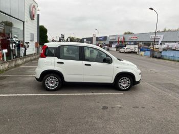 Photo 4 de l'offre FIAT Panda Panda 1.0 70 ch Hybride BSG S/S à 11990 € chez Fiat, Suzuki