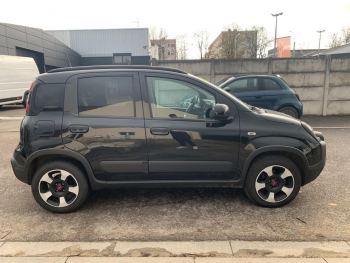 Photo 4 de l'offre FIAT Panda 1.0 70 ch Hybride BSG S/S Cross à 12990 € chez Fiat, Alfa Romeo Jeep