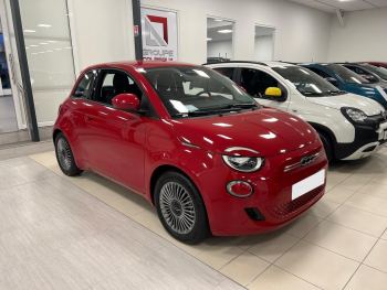 Photo 3 de l'offre FIAT 500 500 e 118 ch Nouvelle 500 à 29219 € chez Fiat, Alfa Romeo Jeep