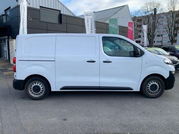 Photo 4 de l'offre FIAT Scudo Fg 1.5 MULTIJET 120 STANDARD PRO LOUNGE à 22990 € chez Fiat, Alfa Romeo Jeep