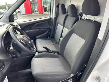 Photo 9 de l'offre FIAT Doblo Cargo FT 1.4 GNV T-JET 120 PRO LOUNGE à 14590 € chez Fiat, Alfa Romeo, Suzuki, Nissan