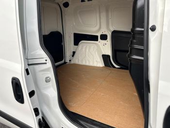 Photo 10 de l'offre FIAT Doblo Cargo FT 1.4 GNV T-JET 120 PRO LOUNGE à 14590 € chez Fiat, Alfa Romeo, Suzuki, Nissan